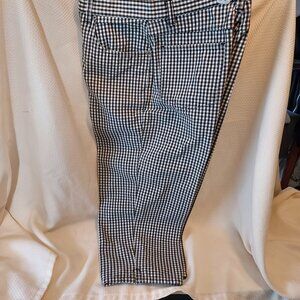 BILL BLASS CAPRIS, SIZE 12, BLACK/WHITE MINI CHECK